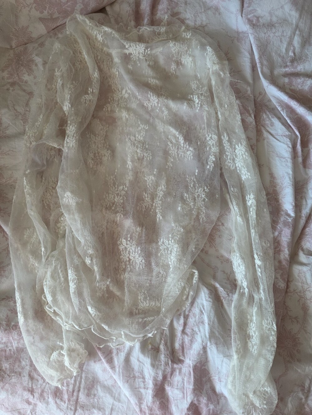 Floral Lace Style Long Sleeve - Picture 2 of 5